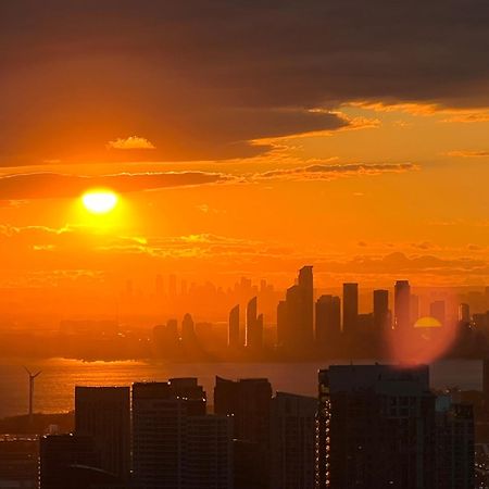 Presidential Suite Heart Of Downtown With Stunning View تورونتو المظهر الخارجي الصورة