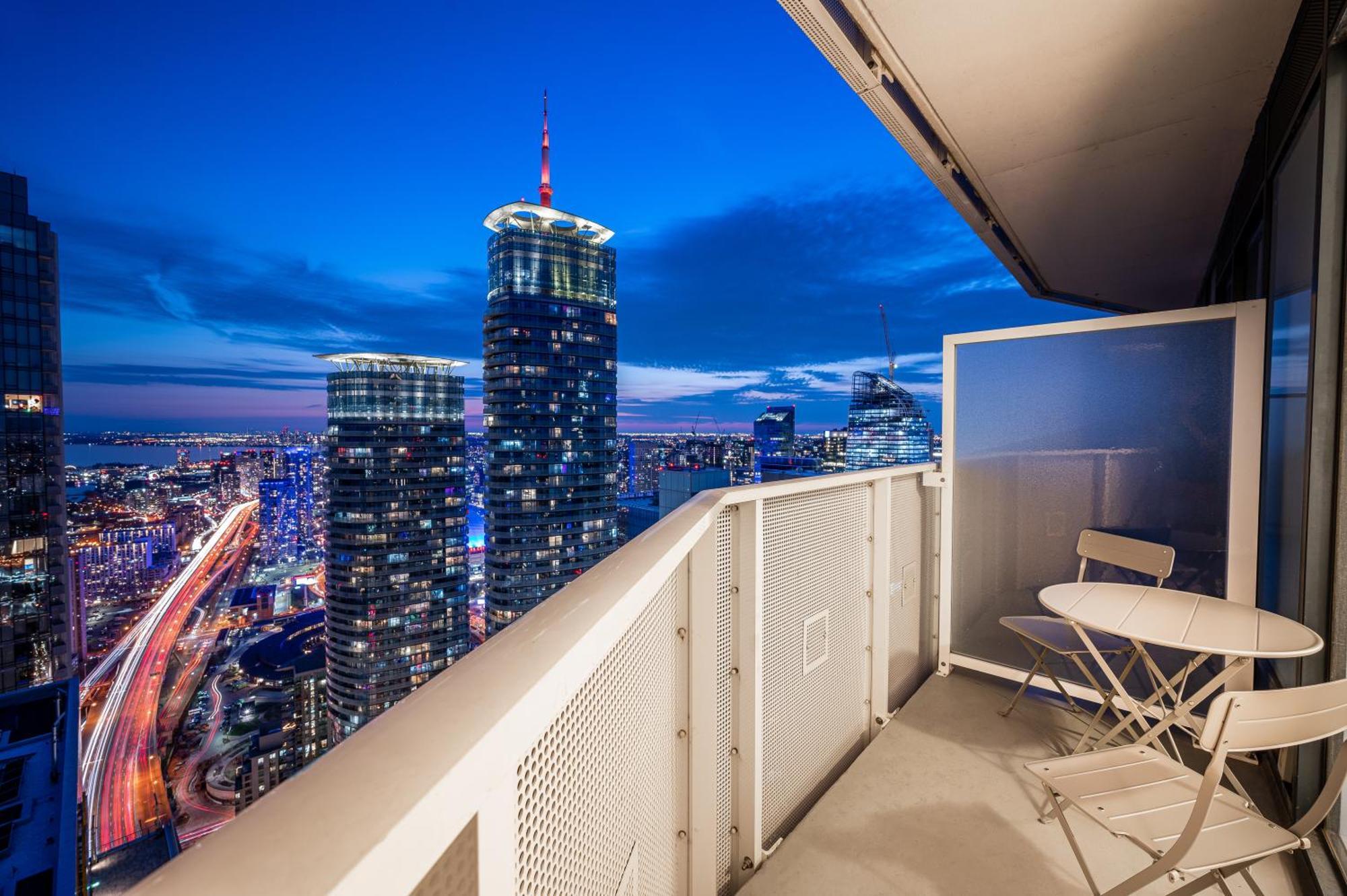 Presidential Suite Heart Of Downtown With Stunning View تورونتو المظهر الخارجي الصورة