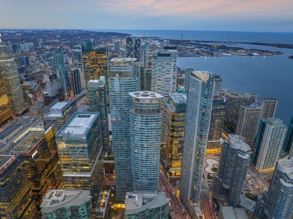 Presidential Suite Heart Of Downtown With Stunning View تورونتو المظهر الخارجي الصورة