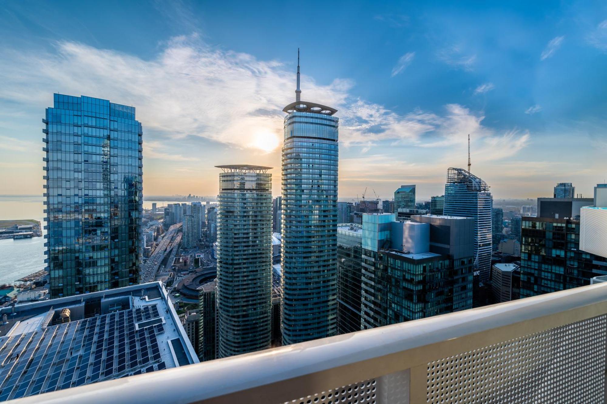 Presidential Suite Heart Of Downtown With Stunning View تورونتو المظهر الخارجي الصورة